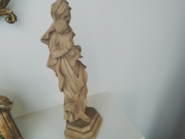 Oud en antiek Maria beeld met kindeke Jezus houtsnijwerk.