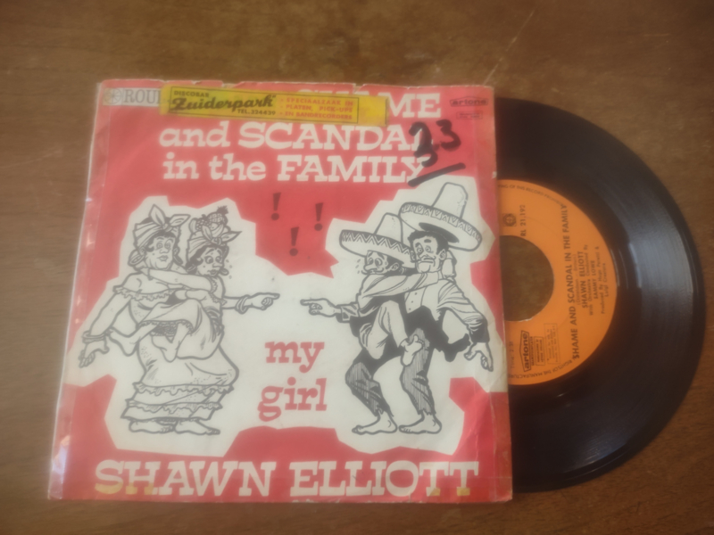 Shawn Elliott met Shame and scandal in the family 1965 Single nr S20222040
