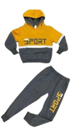 Joggingpak - Kleur Donker Oranje  set bestaat uit een hoodie met bijpassende jogger  Materiaal:95% katoen, 5% elasthan