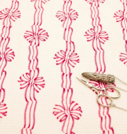 Quiltstof Rode strikjes - Yuwa 893S1