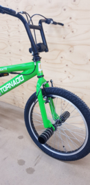 BMX Freestyle / Crossfiets BUGATTI TORNADO dundy glans groen / zwarte details