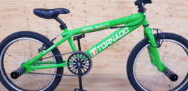 BMX Freestyle / Crossfiets BUGATTI TORNADO dundy glans groen / zwarte details