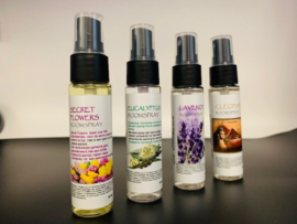 Roomspray Doosje (NR.1) 16 x 30 ml (4x4 geuren- secret flowers, cleopatra, eucalyptus, lavendel)