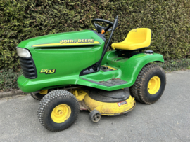 John Deere LT155