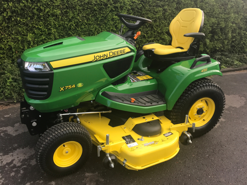 John Deere (Optie: Professioneel maaidek zijuitworp : Zonder maaidek,Optie: Zitting: stoel) | Occasions Tuintrekkers.nl