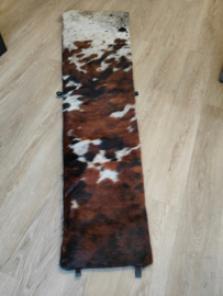 Uit voorraad leverbaar, Corbusier LC4 kussen in tricolor koeienhuid