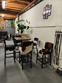 SHOWROOM :  DEN DUNGEN