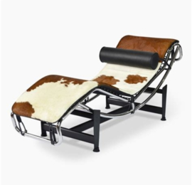 CORBUSIER LC4  LIGKUSSEN IN BRUIN MET WIT