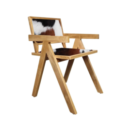 Pierre design stoelen naturel hout en tricolor koeienhuid
