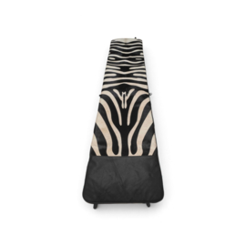 CORBUSIER LC4  LIGKUSSEN IN ZEBRAPRINT KOEIENHUID INCL. BINNENKUSSEN