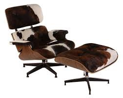 Eames Lounge herstofferen in koeienhuid