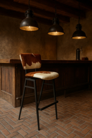 Gerrit industriële barkruk, bruin met wit koeienhuid