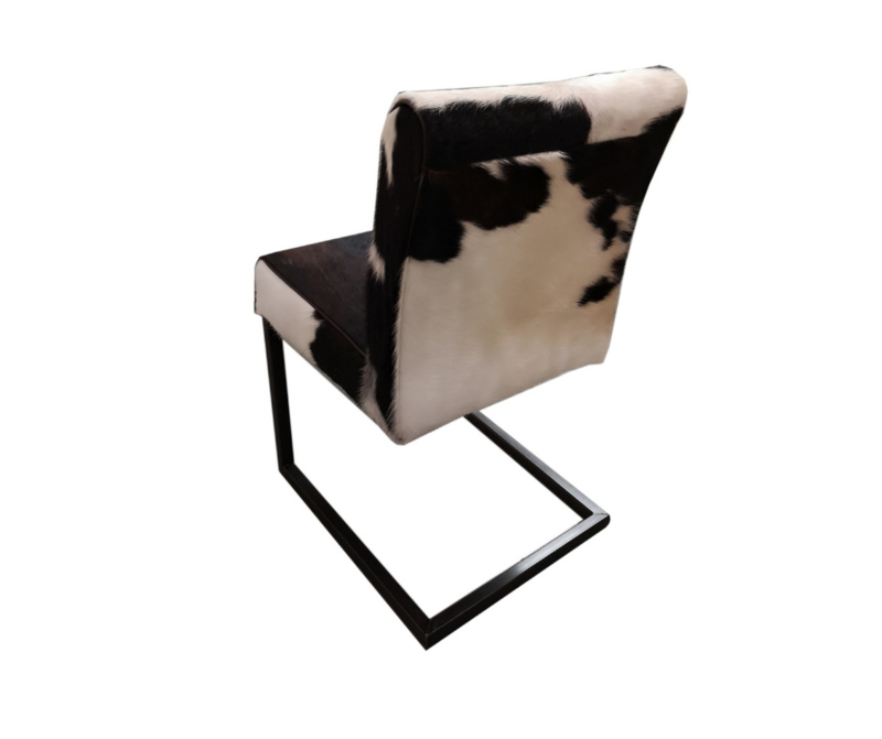 Telemacos Speciaal mat Ferro stoel in diverse soorten koeienhuid | STOELEN | Koeienbank