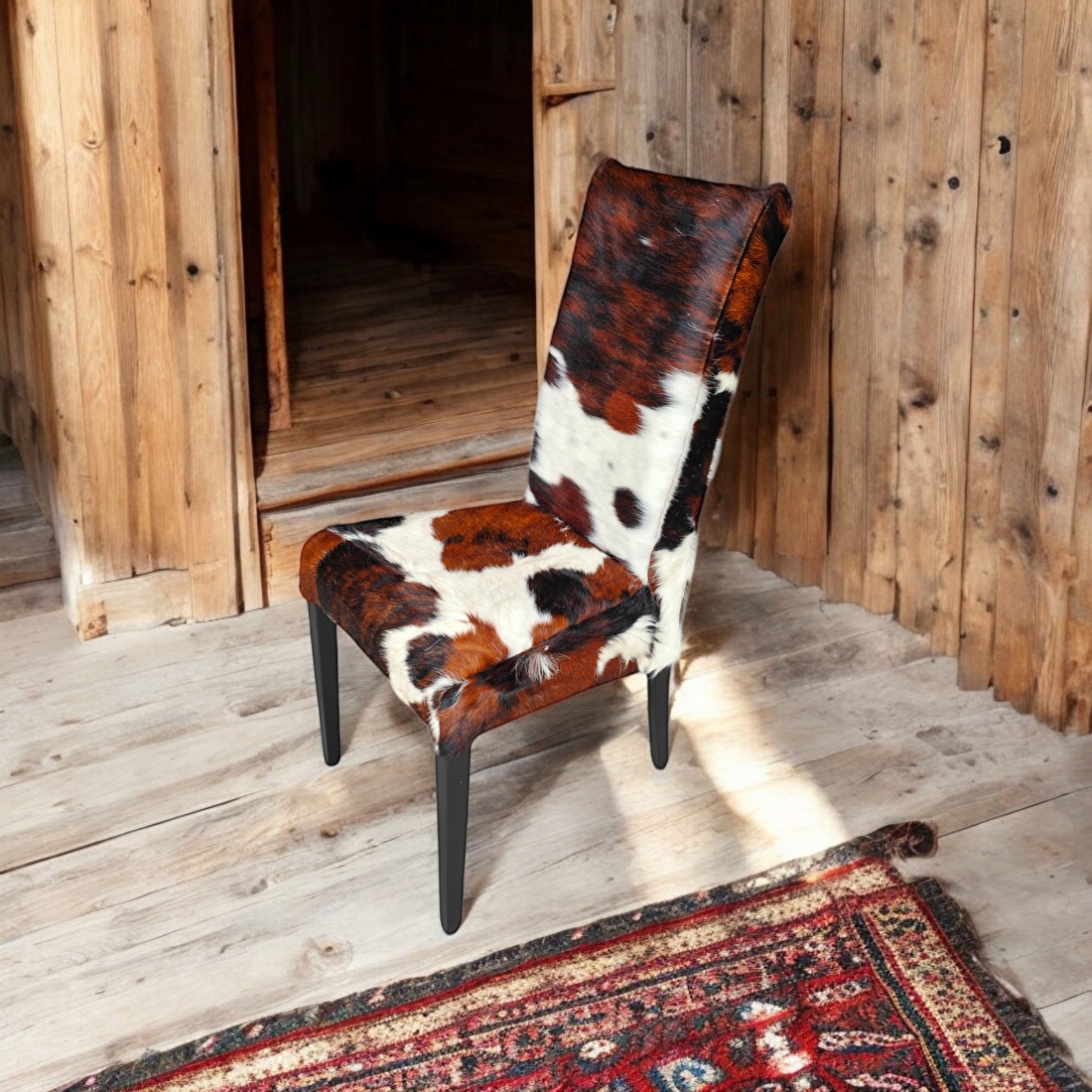 Toba stoel in tricolor koeienhuid