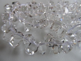 Bergkristal kraal free shape side drill facet 10 mm