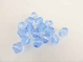 Glaskraal bicone lichtblauw 6 mm