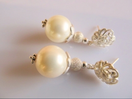 Oorbellen "Ivory Pearl"