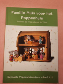 Familie Muis voor het poppenhuis