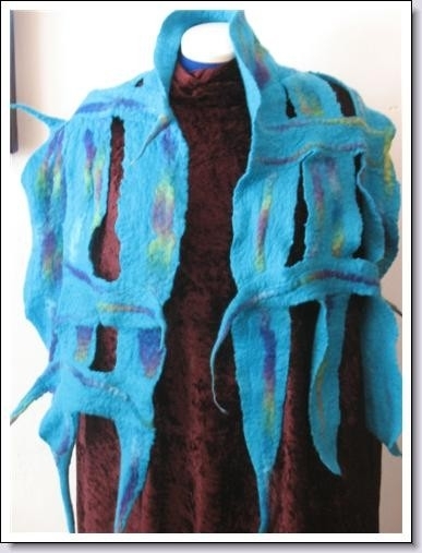 virtueel Lezen Ontspannend vilten sjaal 2 | vilten sjaals | Atelier KleurrijkVilt ~ Delft