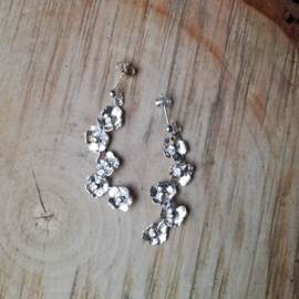 Silver earrings flowerstring - Zilveren oorbellen bloemenketting