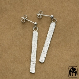 Silver earrings hammered stripes- Zilveren oorbellen gehamerde streepjes (L3)