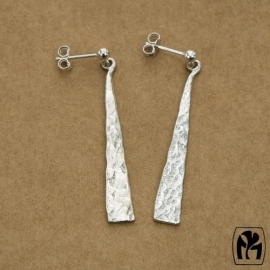 Silver earrings long triangle - Zilveren oorbellen lange driehoekjes (L6)
