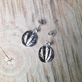 Silver earrings peperomia round - Zilveren oorbellen peperomia rond