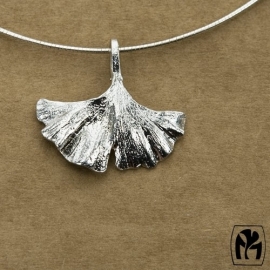 Silver pendant ginkgo - Zilveren hanger ginkgo (Ha22)