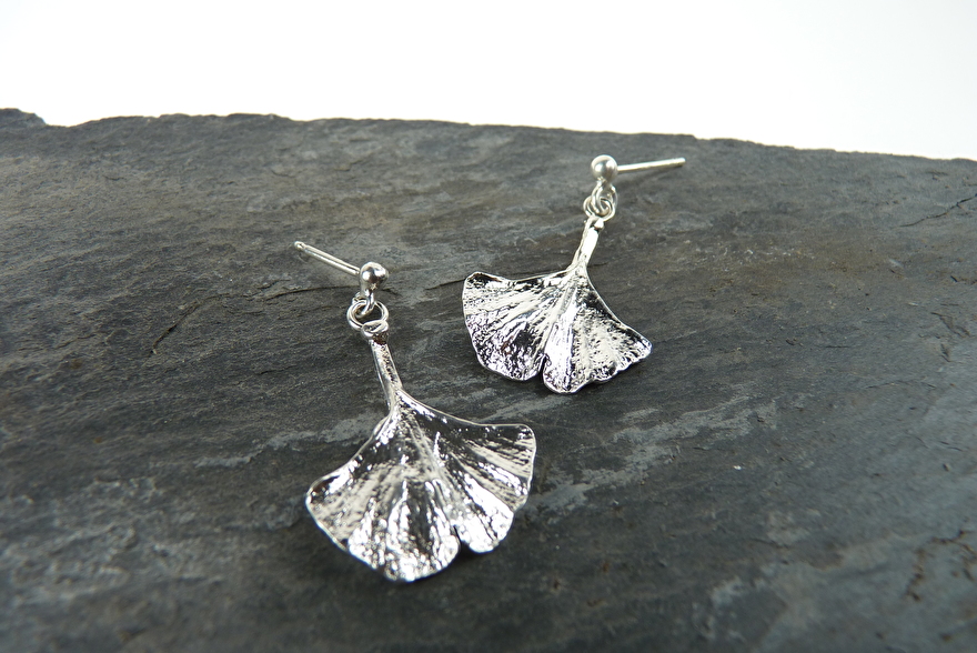 zilveren oorring nature silver earring natuur handmade handgemaakt ginkgo