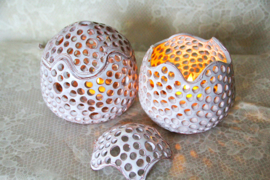 Handgemaakte aardewerken windlichten