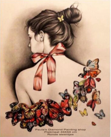 Jonge dame met vlinders op haar blote rug  (40x50cm full painting)