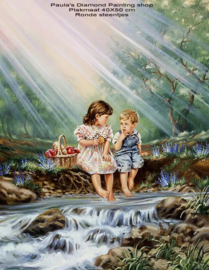 Meisje en jongen zittend bij stromend beekje (40x50cm full painting)