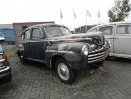 ford 1948 sedan fordor    ( SOLD ) 