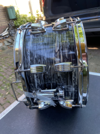 LUDWIG Logovellen 22 en 24 inch ...en LUDWIG Legacy 14x6,5  395...en 13x6,5 snare 175,-...