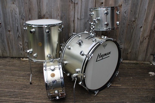 HAYMAN Vibrasonic vintage set: 22-12-12-16f en 14 matching sn.  of met Premier snare.