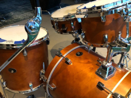 TAMA Silverstar jazzset met Remo Ambassador  vellen, juweeltje en in nieuwstaat...595,-