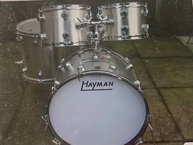 HAYMAN Vibrasonic vintage set: 22-12-12-16f en 14 matching sn.  of met Premier snare.