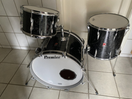 PREMIER vintage jaren 70 grey shimmer  22-12-16fl.....725,-   ...en...PREMIER B202 Afrikaans Mahonie, vintageset 1971 in 20-12-14fl ...1350,-