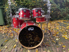 DW COLLECTOR satin red oil, golden badge 22-10-12-14fl...2499,-