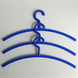 kapstokken blauw kledinghangers 3x blue coat hangers 1980s