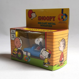 snoopy auto die-cast metal miniature car in box italy 1983