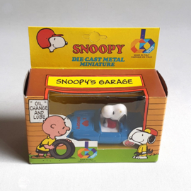 snoopy auto die-cast metal miniature car in box italy 1983