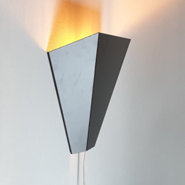 wandlamp wall lamp pyramide 1980s