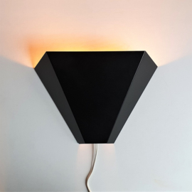 wandlamp wall lamp pyramide 1980s