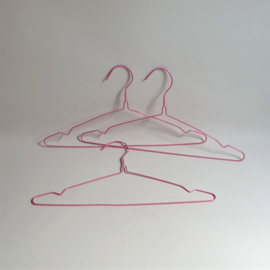 kapstokken kledinghangers 3x coat hangers 1980s