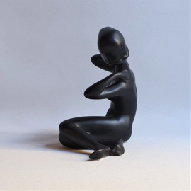 beeld dame keramiek lady figurine flora gouda ceramic 1960s