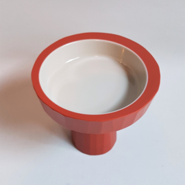 kate chung hapjesschaal op voet rood DOU red snack bowl 2009