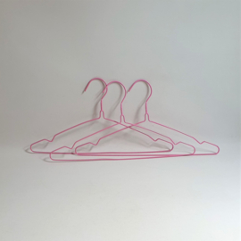 kapstokken kledinghangers 3x coat hangers 1980s