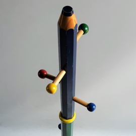 kapstok potlood kindermaat colour pencil shaped children coat stand Pierre Sala 1980s