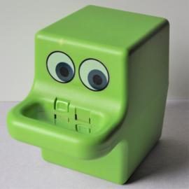 koffer cassettebandjes cassette tape case with eyes  1970s